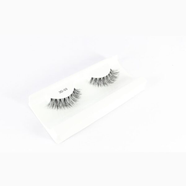 bold false lashes and bold look lashes
