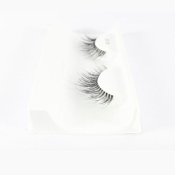 smokey eye lashes