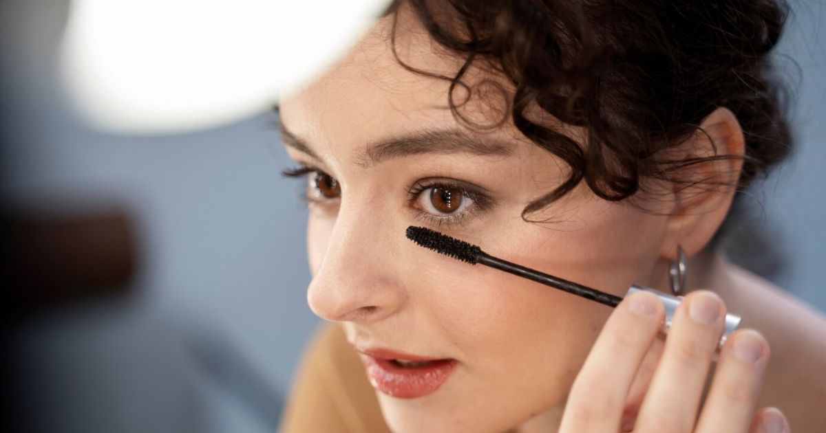 You are currently viewing A Beginner’s Guide to Applying Eyelashes